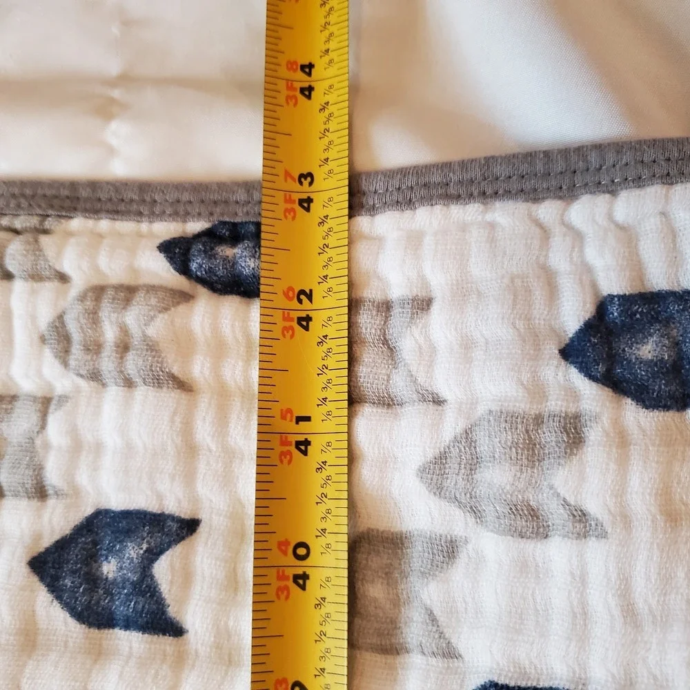 Aden Anais Muslin Dream Thick Quilted Grey Blue Chevron Reversible‎ Baby Blanket